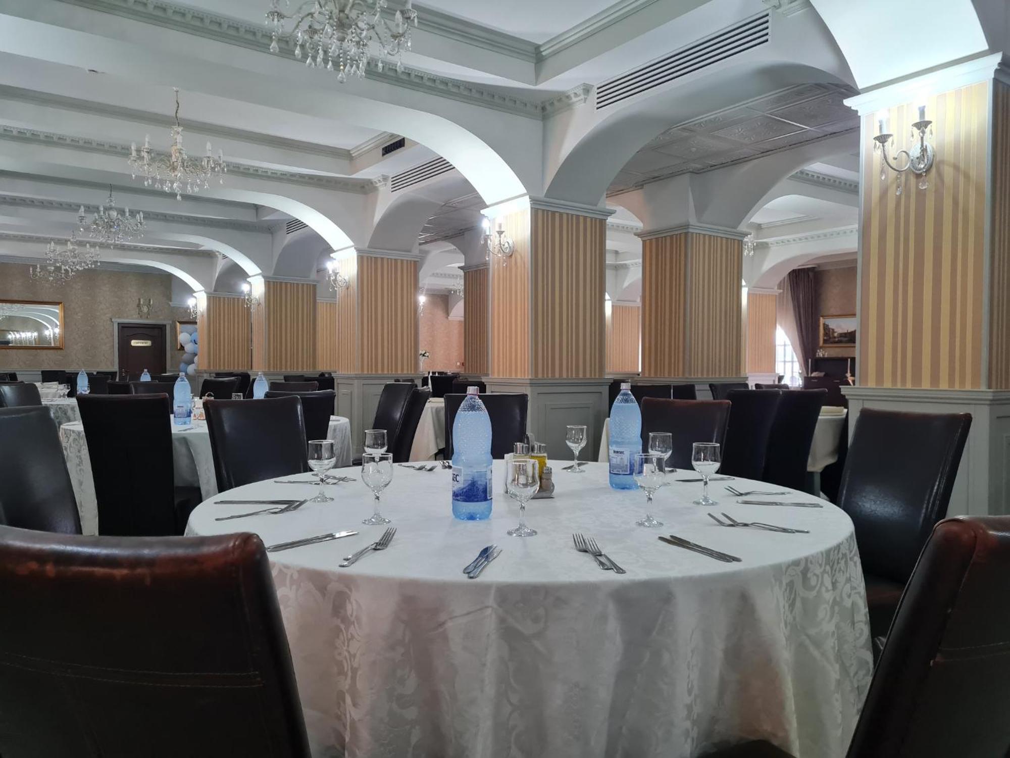 Hotel Valahia Targoviste Buitenkant foto