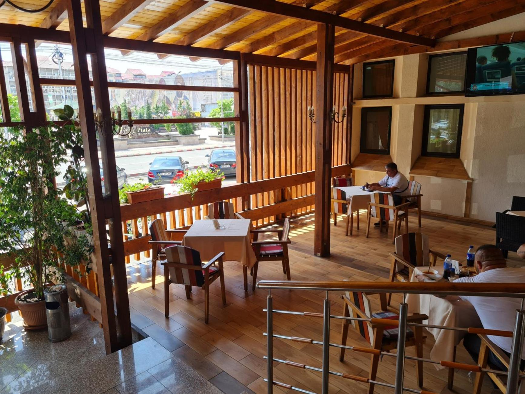 Hotel Valahia Targoviste Buitenkant foto