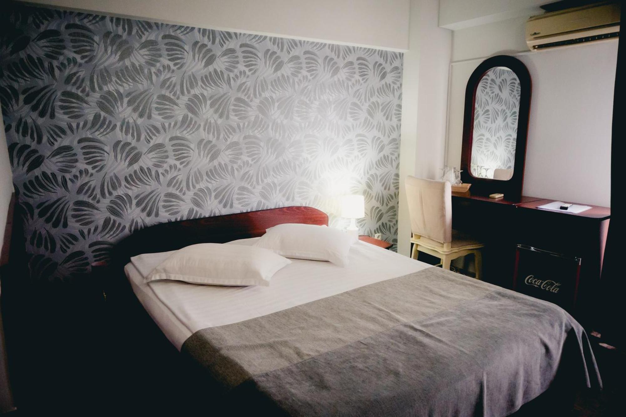 Hotel Valahia Targoviste Buitenkant foto