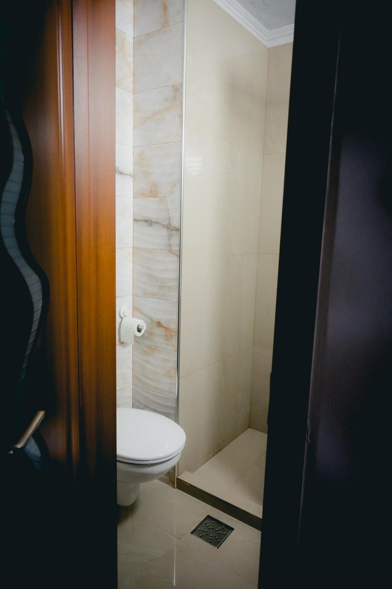 Hotel Valahia Targoviste Buitenkant foto