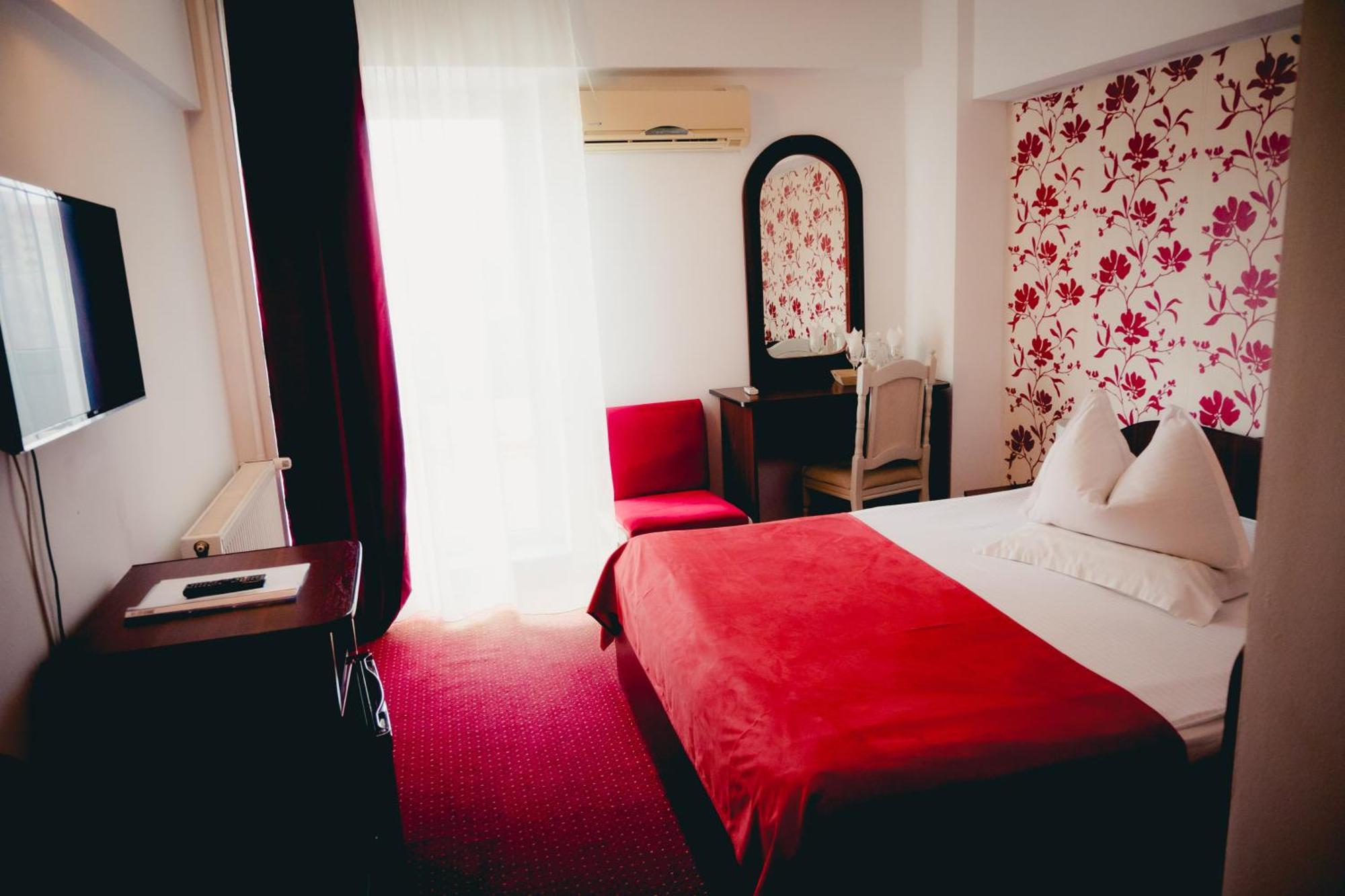Hotel Valahia Targoviste Buitenkant foto