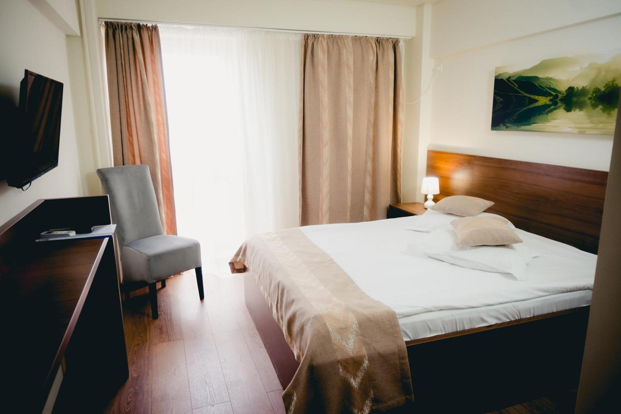 Hotel Valahia Targoviste Buitenkant foto