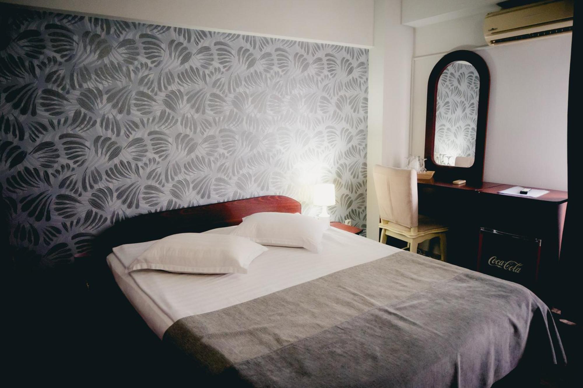 Hotel Valahia Targoviste Buitenkant foto