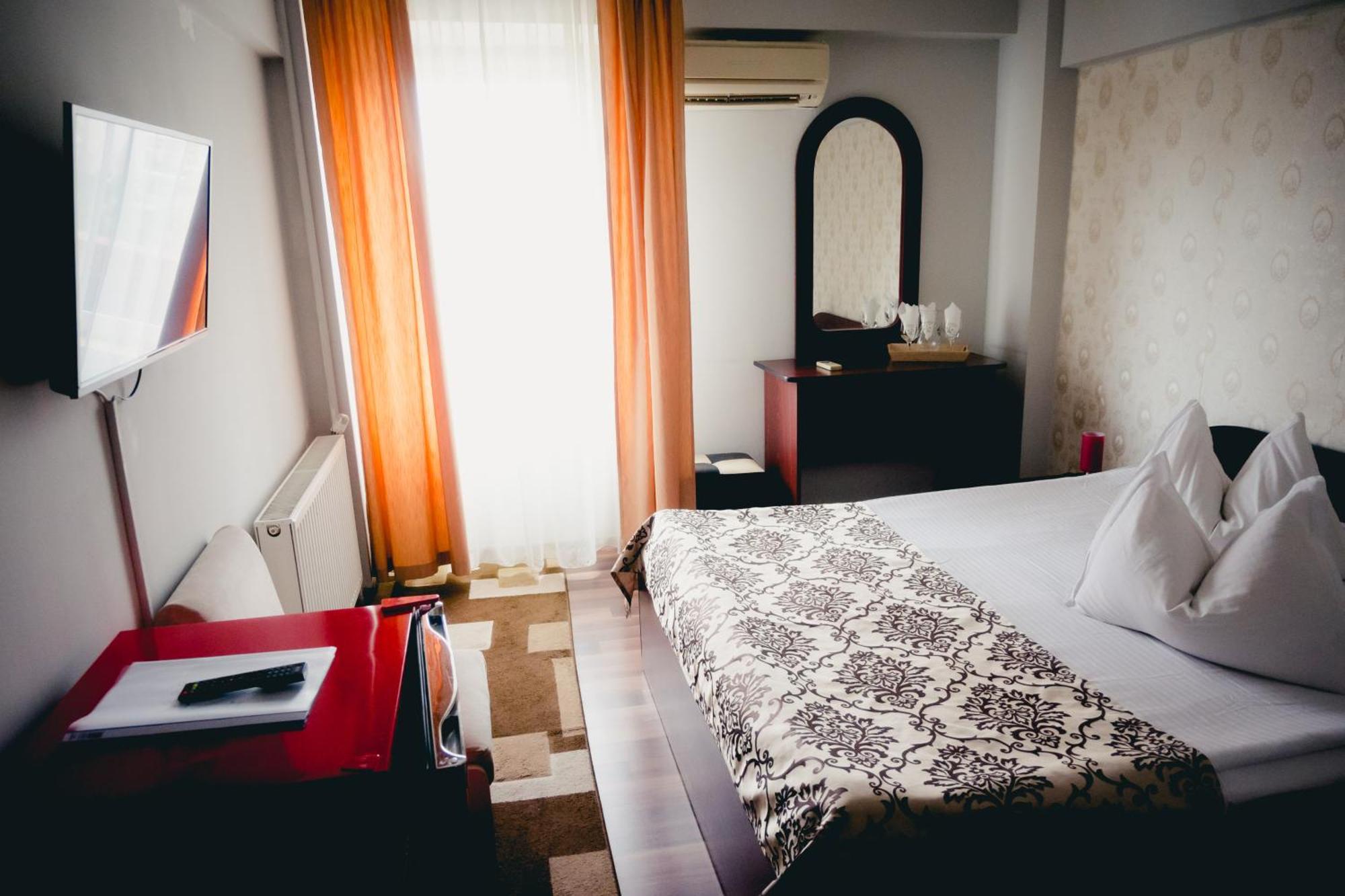 Hotel Valahia Targoviste Buitenkant foto