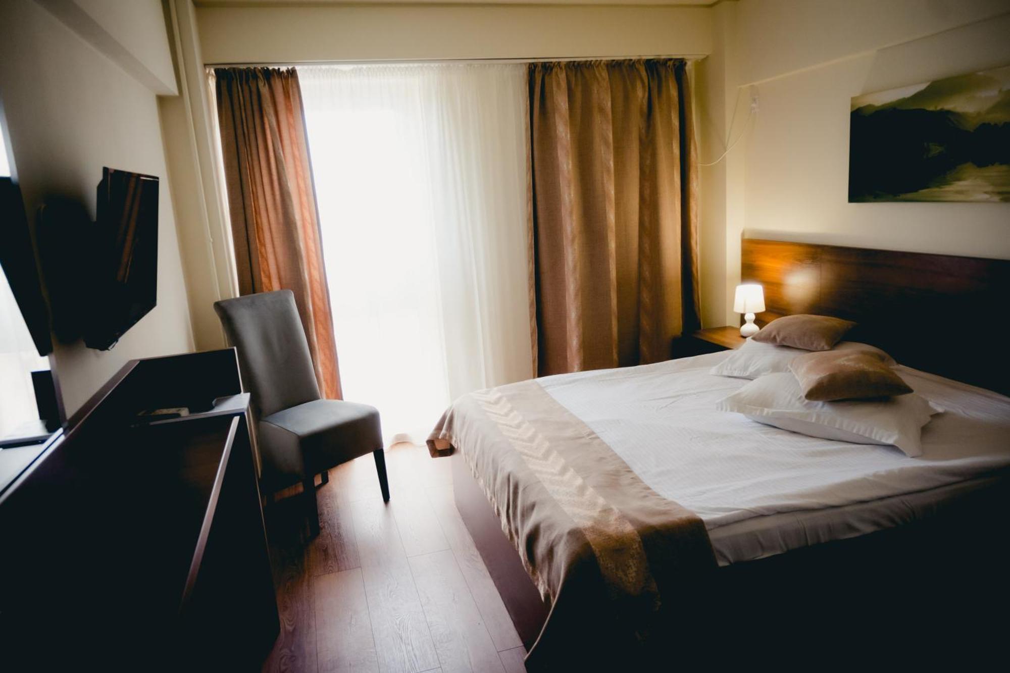 Hotel Valahia Targoviste Buitenkant foto