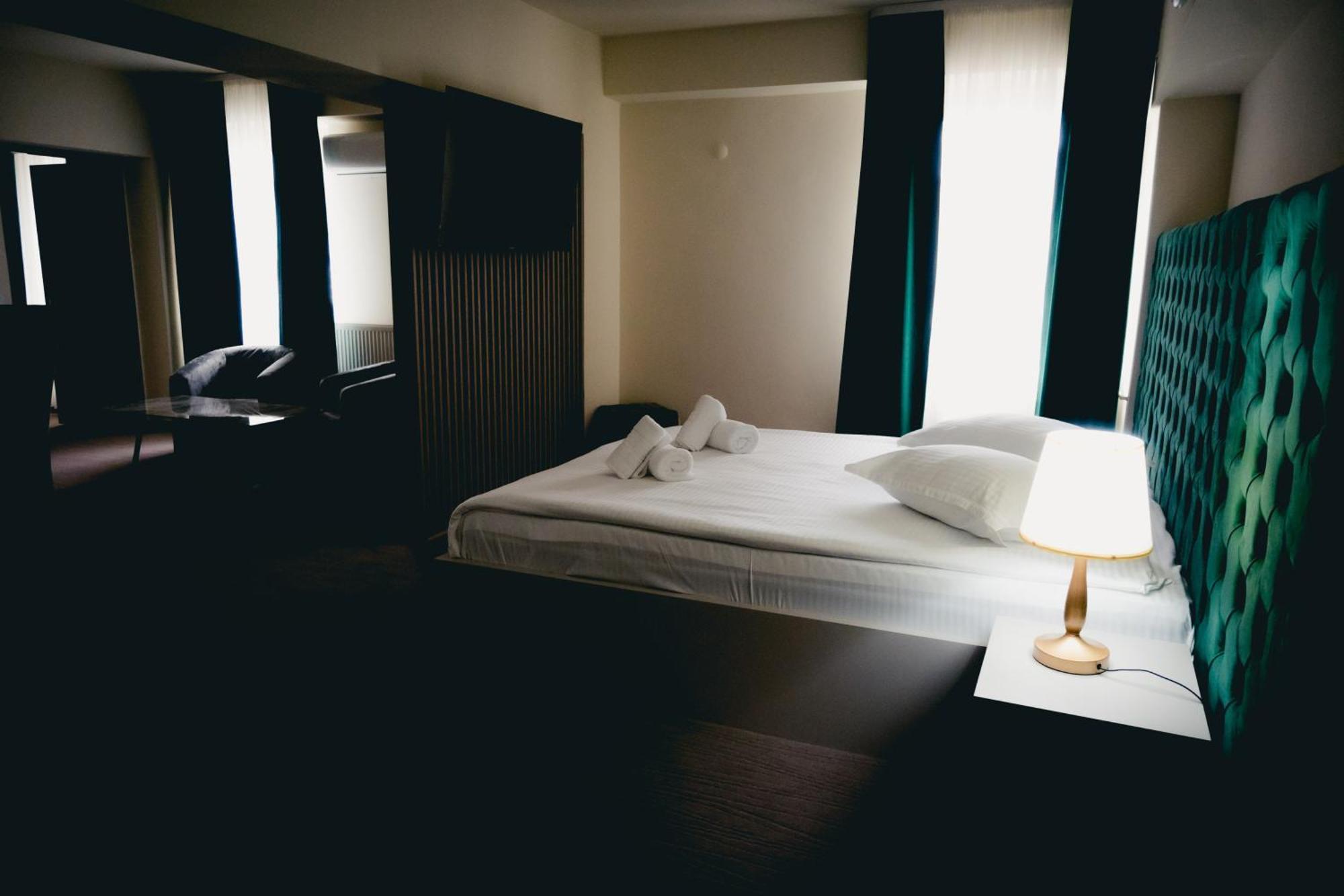 Hotel Valahia Targoviste Buitenkant foto