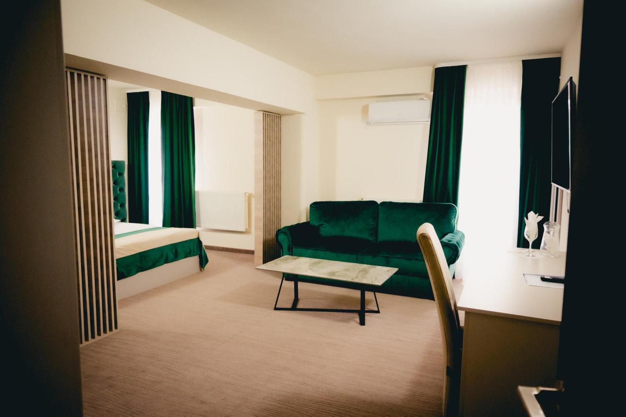 Hotel Valahia Targoviste Buitenkant foto