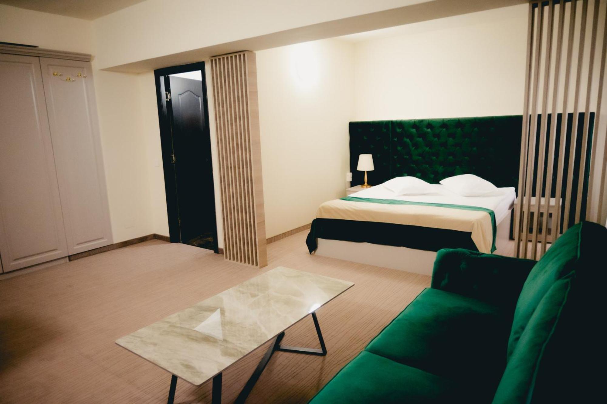 Hotel Valahia Targoviste Buitenkant foto