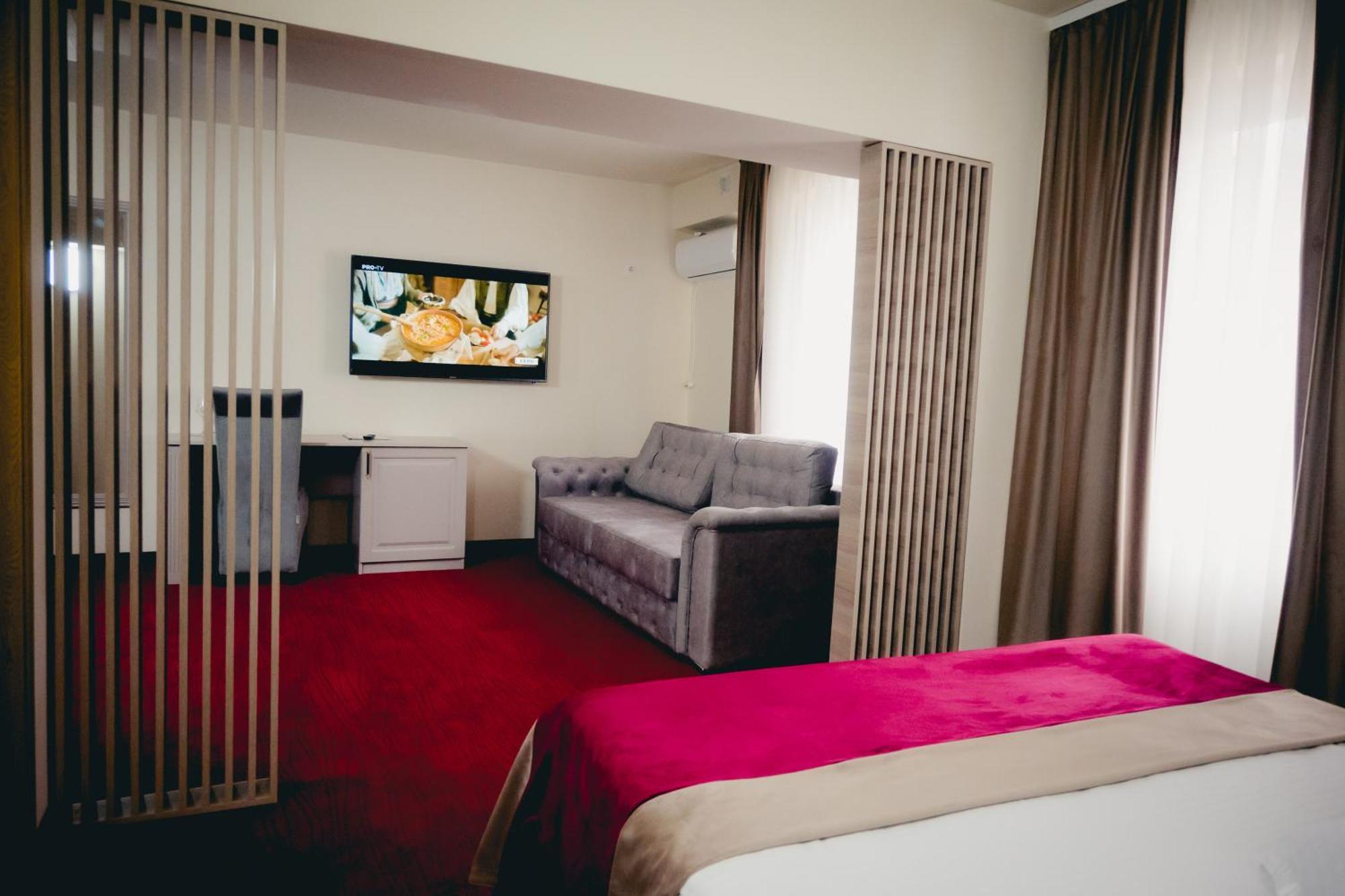 Hotel Valahia Targoviste Buitenkant foto