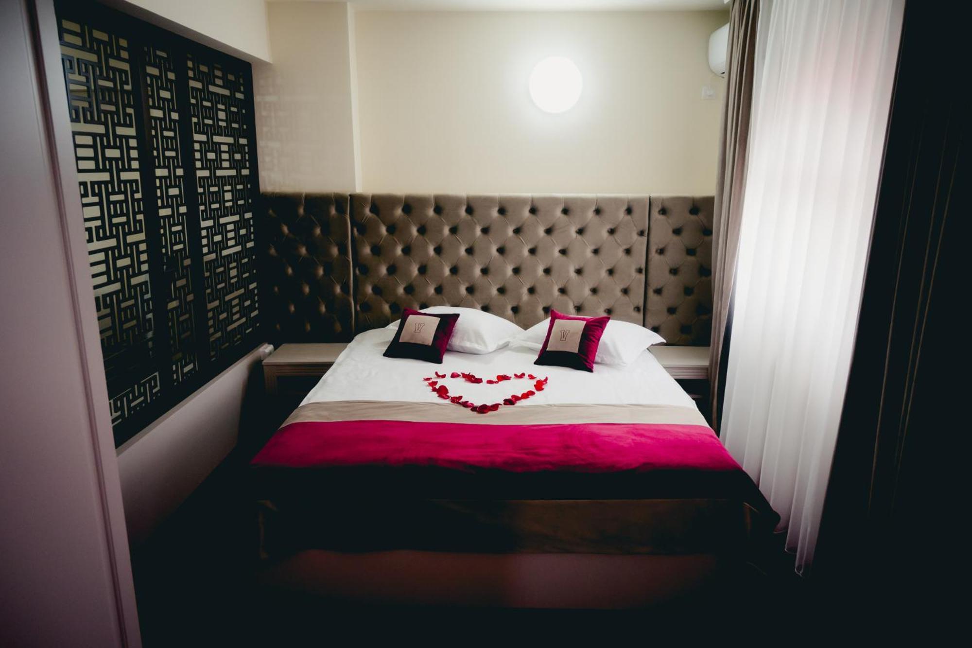 Hotel Valahia Targoviste Buitenkant foto