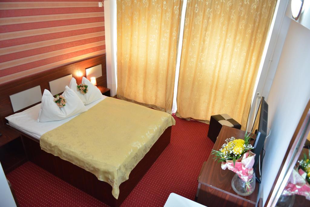 Hotel Valahia Targoviste Buitenkant foto