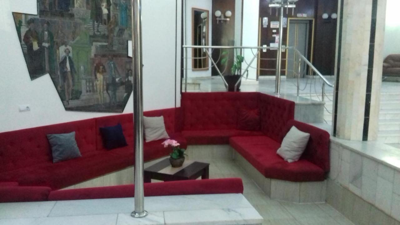 Hotel Valahia Targoviste Buitenkant foto
