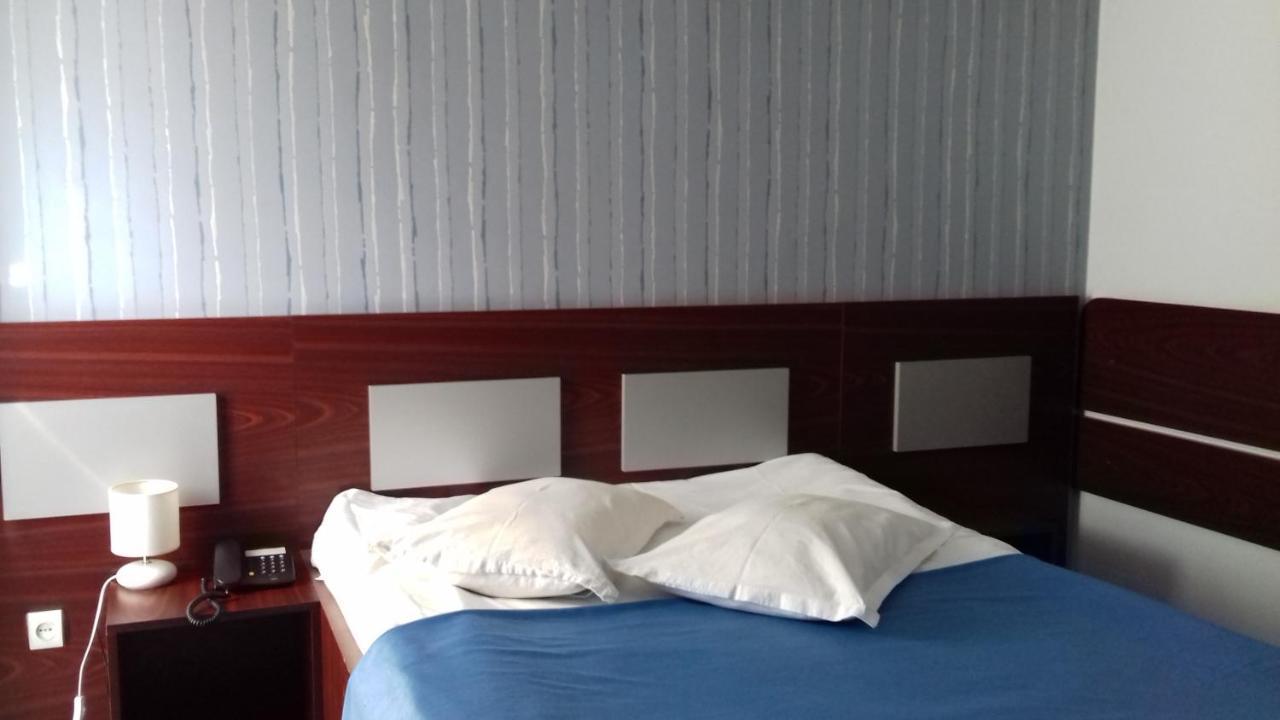 Hotel Valahia Targoviste Buitenkant foto